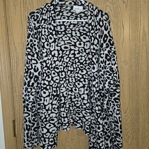 Jaclyn Smith Black and White Leopard Print Cardigan